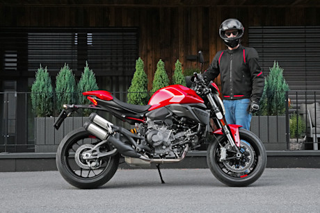 3 ducati-monster-2026-ah-seite