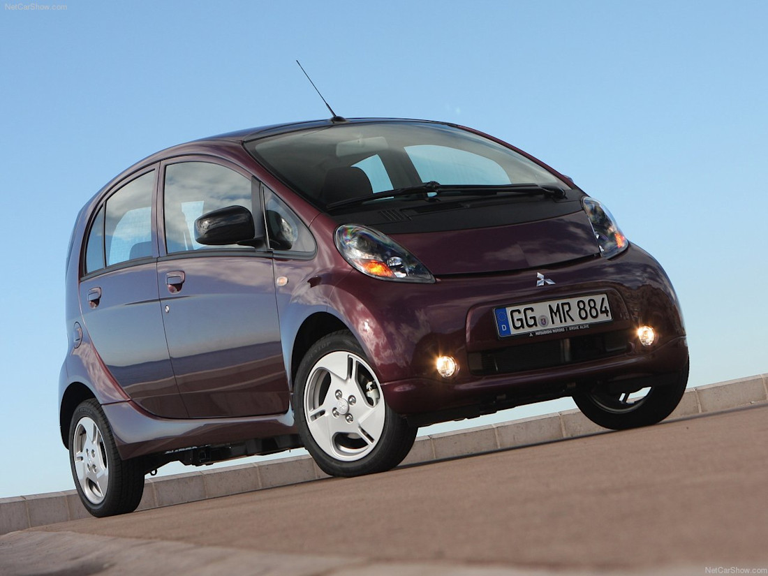 How Far Have Electric Cars Come in the Past 15 Years? Body Image