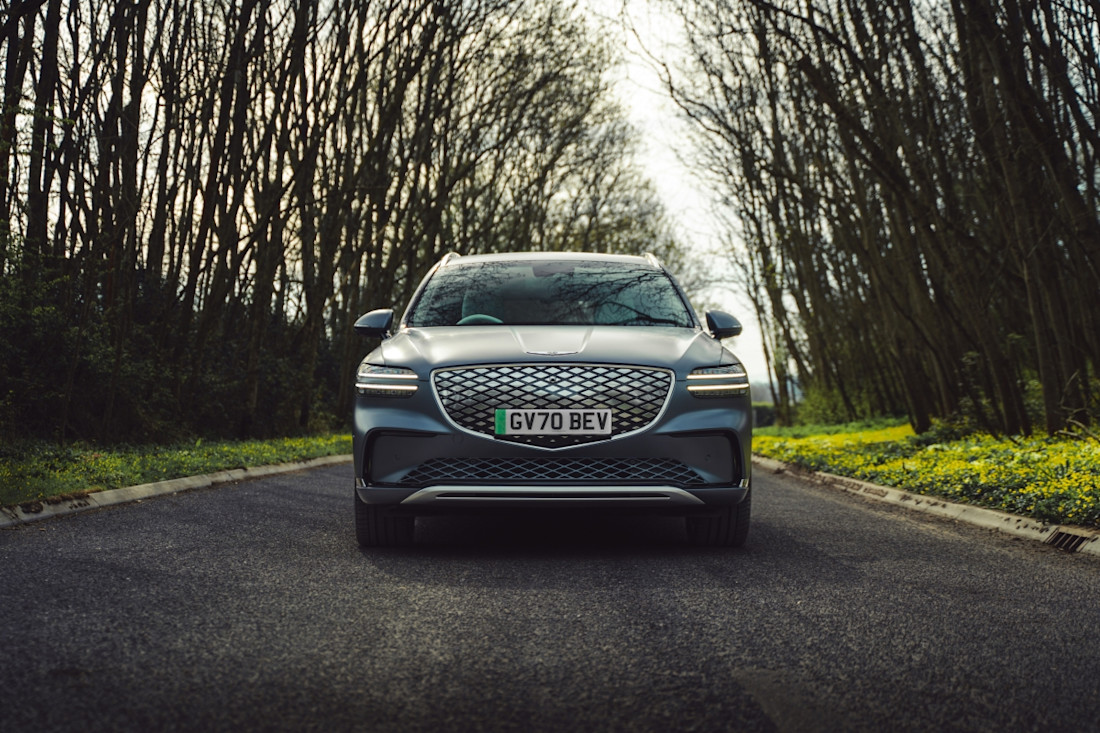 genesis-gv70-electrified-2026 (12).jpg