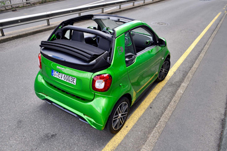 Editorial 2017 smart fortwo electric drive cabrio 06 mb
