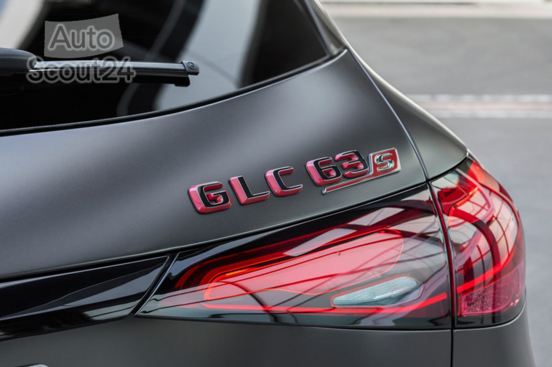 Mercedes-Benz-GLC63_S_AMG_E_Performance-2024-1600-14.jpg