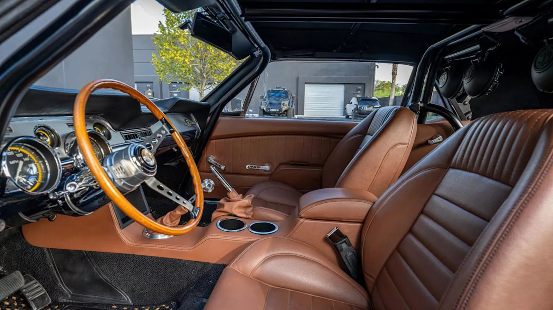 Ford-mustang-1968-off-road-restomod (5).jpg