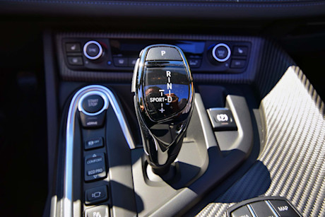 Editorial 2019 bmw i8 roadster 37 jp