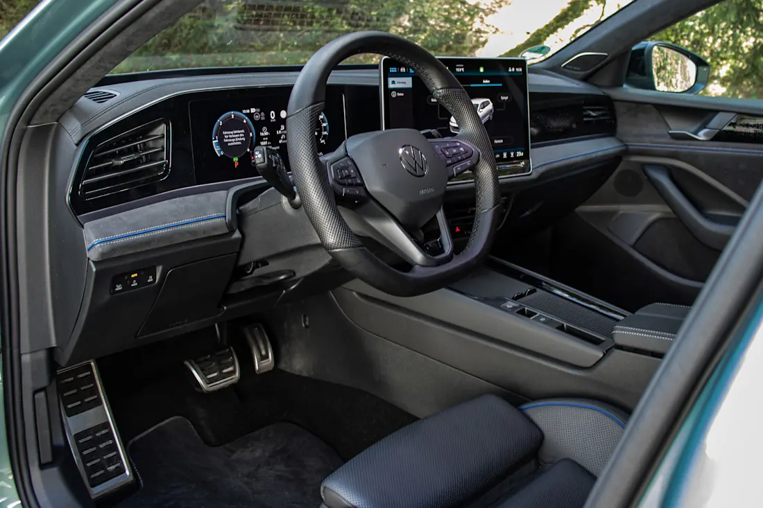 vw-passat-variant-2026-cockpit
