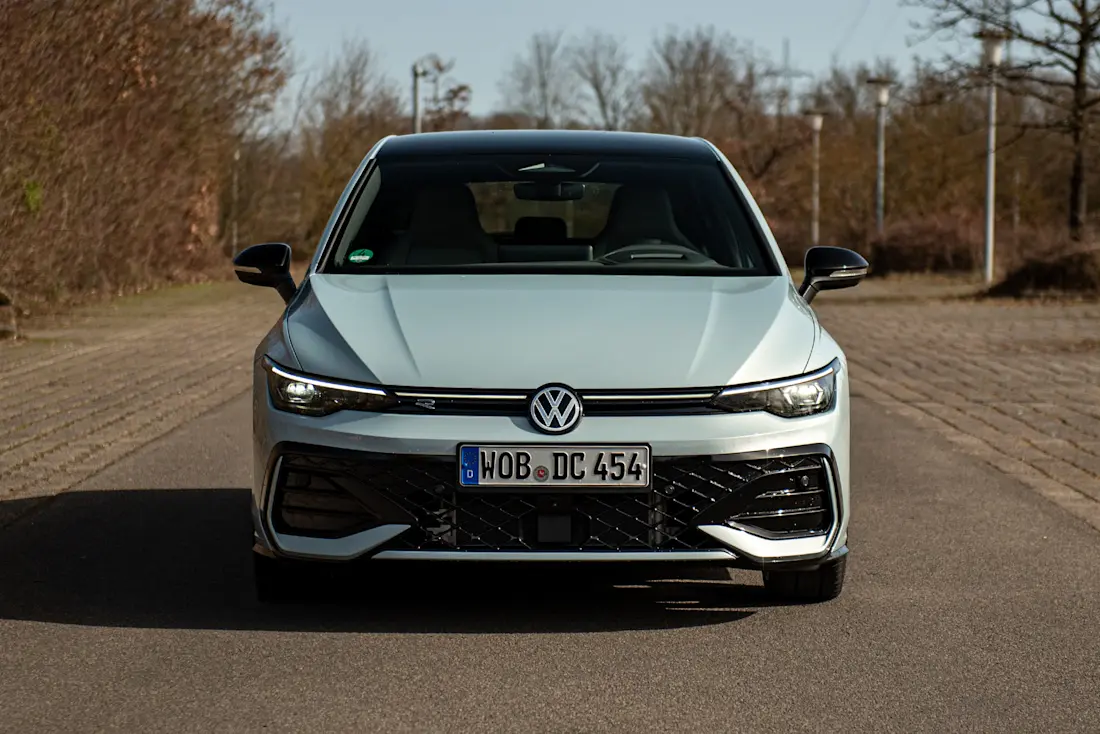 vw-golf-tdi-front