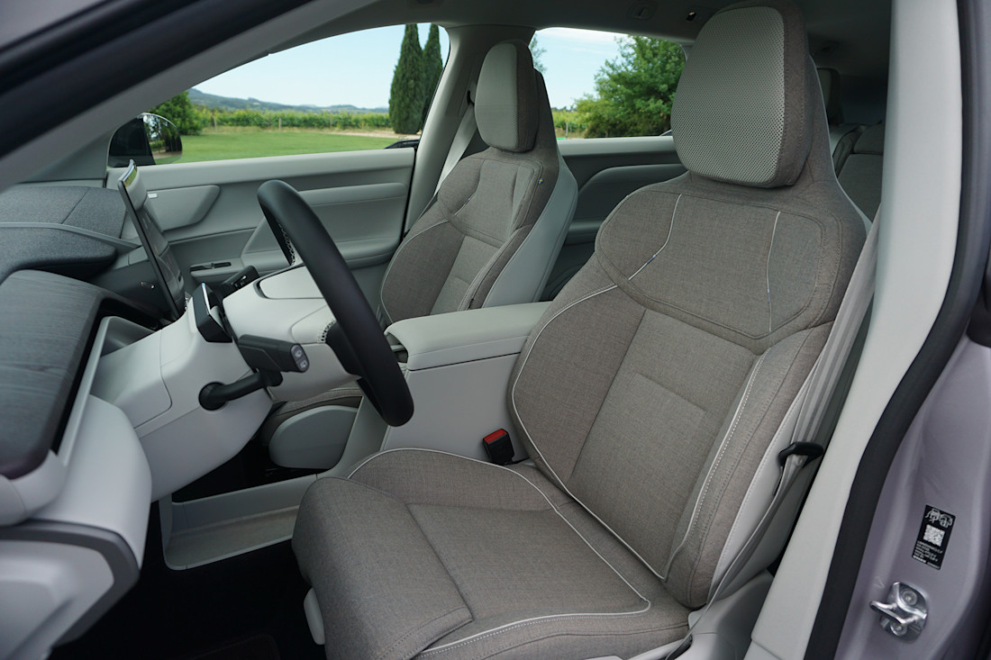 2027 Volvo EX60 - FD - DI - 260514 - 24