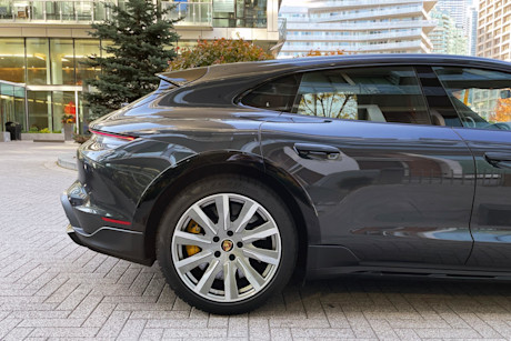 Editorial 2021 porsche taycan turbo s cross turismo 15 ct