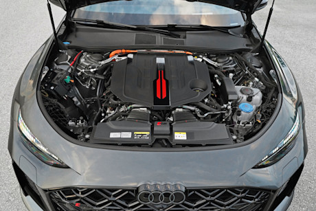 6 audi-rs-5-limousine-2026-motor