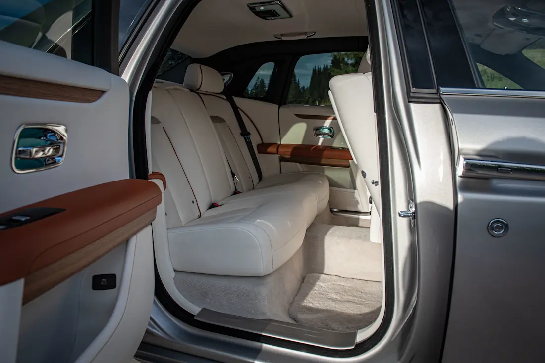 Rolls-Royce-Ghost-Interieur-Rearseats Rolls-Royce-Ghost-Interieur-Rearseats