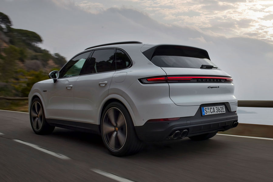 Porsche Cayenne S E-Hybrid (4).jpg