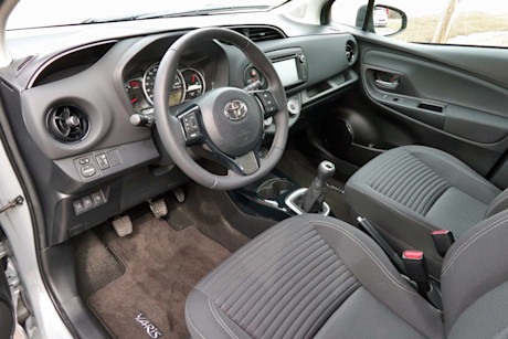 Editorial 2019 toyota yaris hatchback se 5m 18 jm