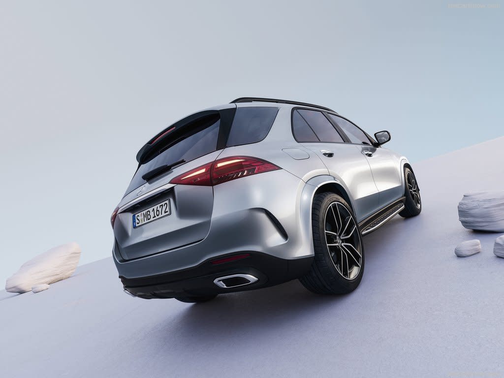 Mercedes-Benz-GLE-2024-1024-03