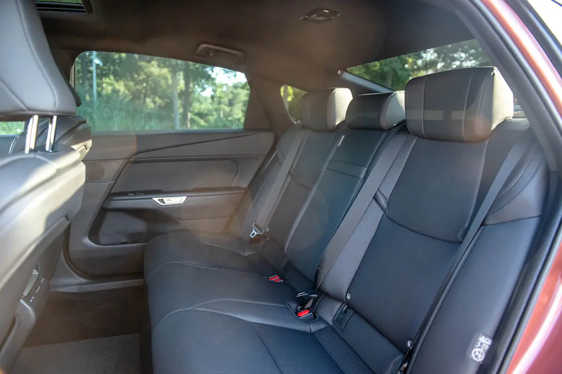 AS24 Lexus ES500e (7)