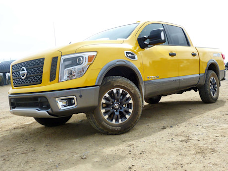 Editorial 2017 nissan titan 02 jb