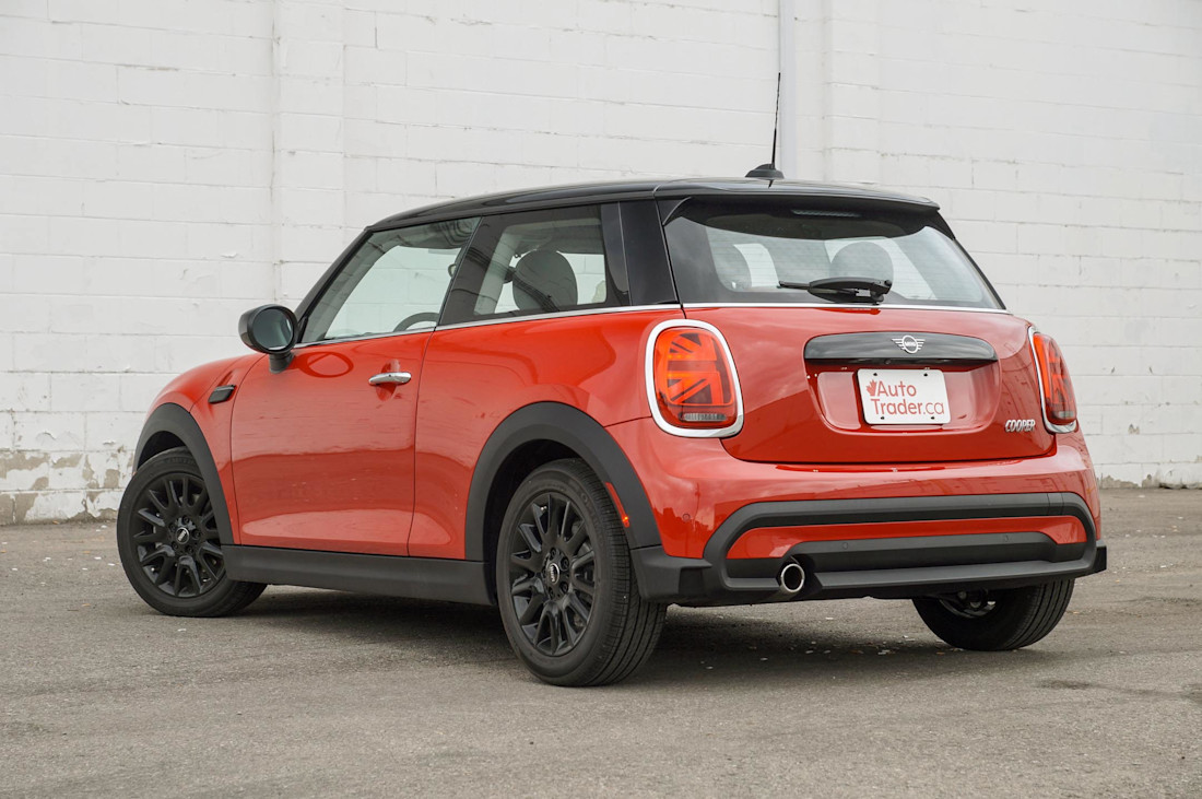 Editorial 2024 mini cooper 3 door td 230907 06 jv