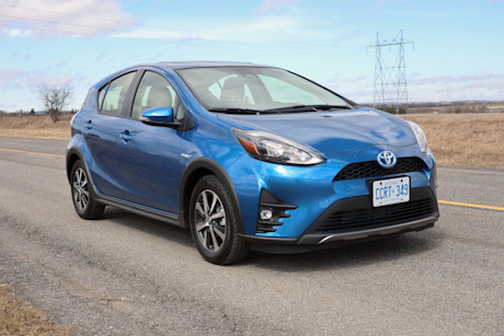 Editorial 2019 toyota prius c technology 04 jm