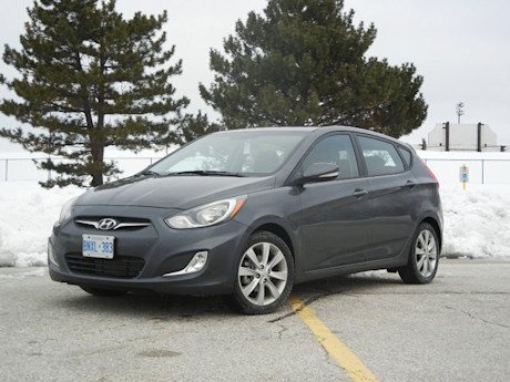 Editorial 2013 hyundai accent   12 6823