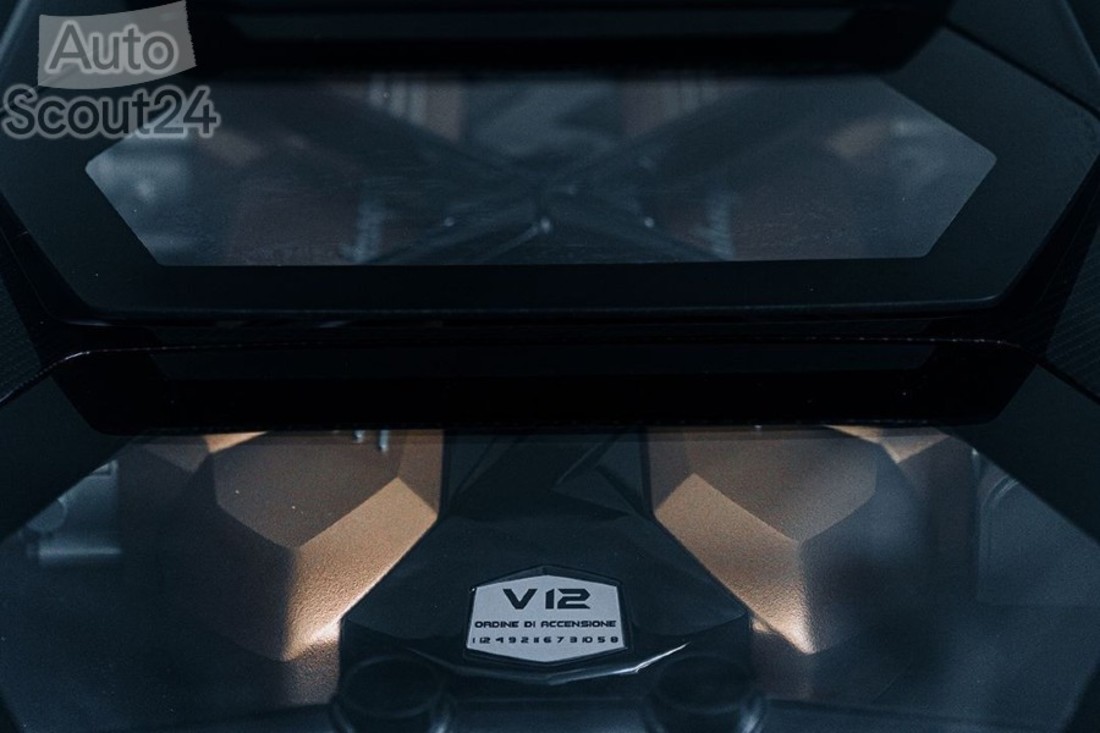 2022-Lamborghini-Countach-2 (1).jpg