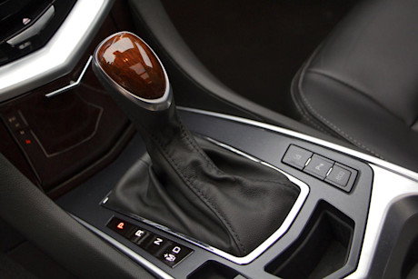 Editorial 2015 cadillac srx luxury awd jy 23