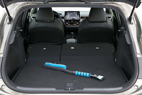 Editorial 2019 toyota corolla hatchback xse 18 jw