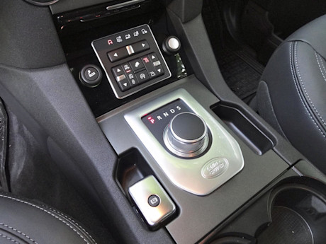 Editorial 2015 land rover lr4 hse luxury sh 28