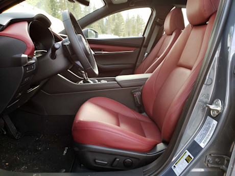 Editorial 2019 mazda3 sport awd 08 sw