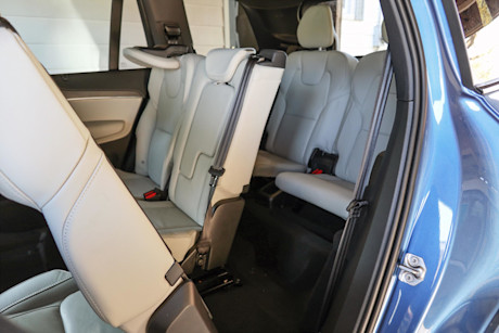 Editorial 2020 volvo xc90 t8 r design 28 jm