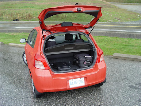 Editorial 2006 toyota yaris le 4dr gw 02