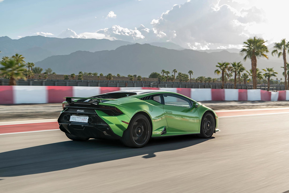 Editorial 2023 lamborghini huracan tecnica 06 sha