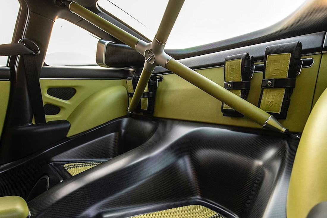 Porsche-911-964-singer-naples-commission (18).jpg