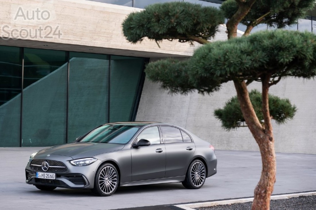 Mercedes-Benz-C-Class-2022-1280-04 (2).jpg
