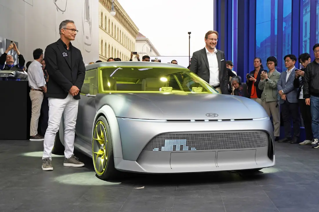 10 iaa-mobility-2025 hyundai-concept-three-front