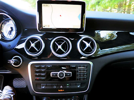 Editorial 2014 mercedes benz cla 250 pb 03 3677