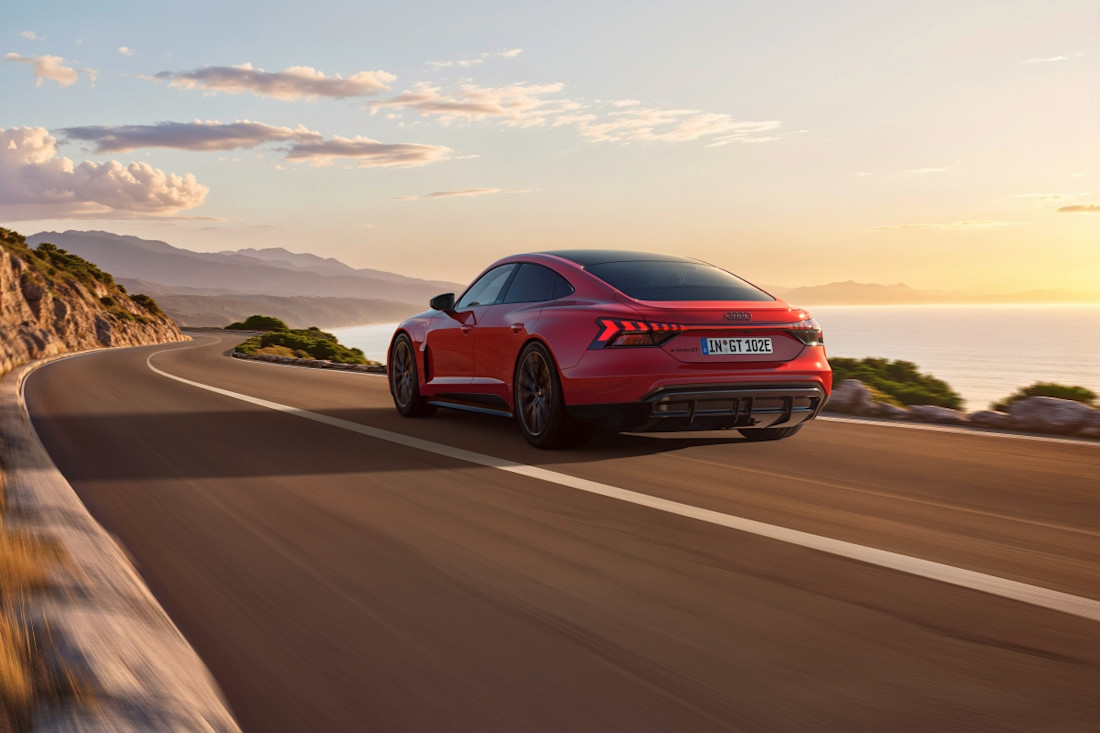 audi-etron-gt-quattro-2025 (1).jpg