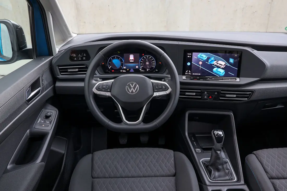 vw-caddy-2024-cockpit
