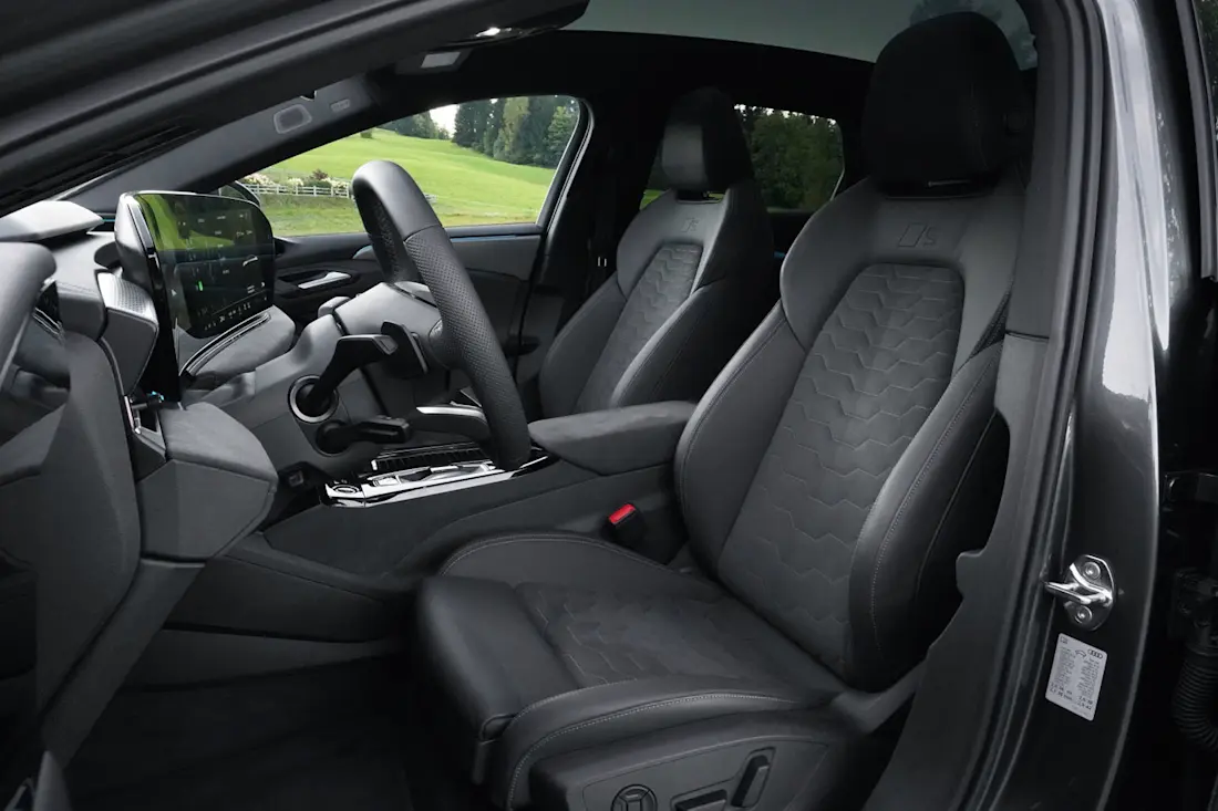 6 audi-a6-sportback-e-tron-quattro-vordersitze