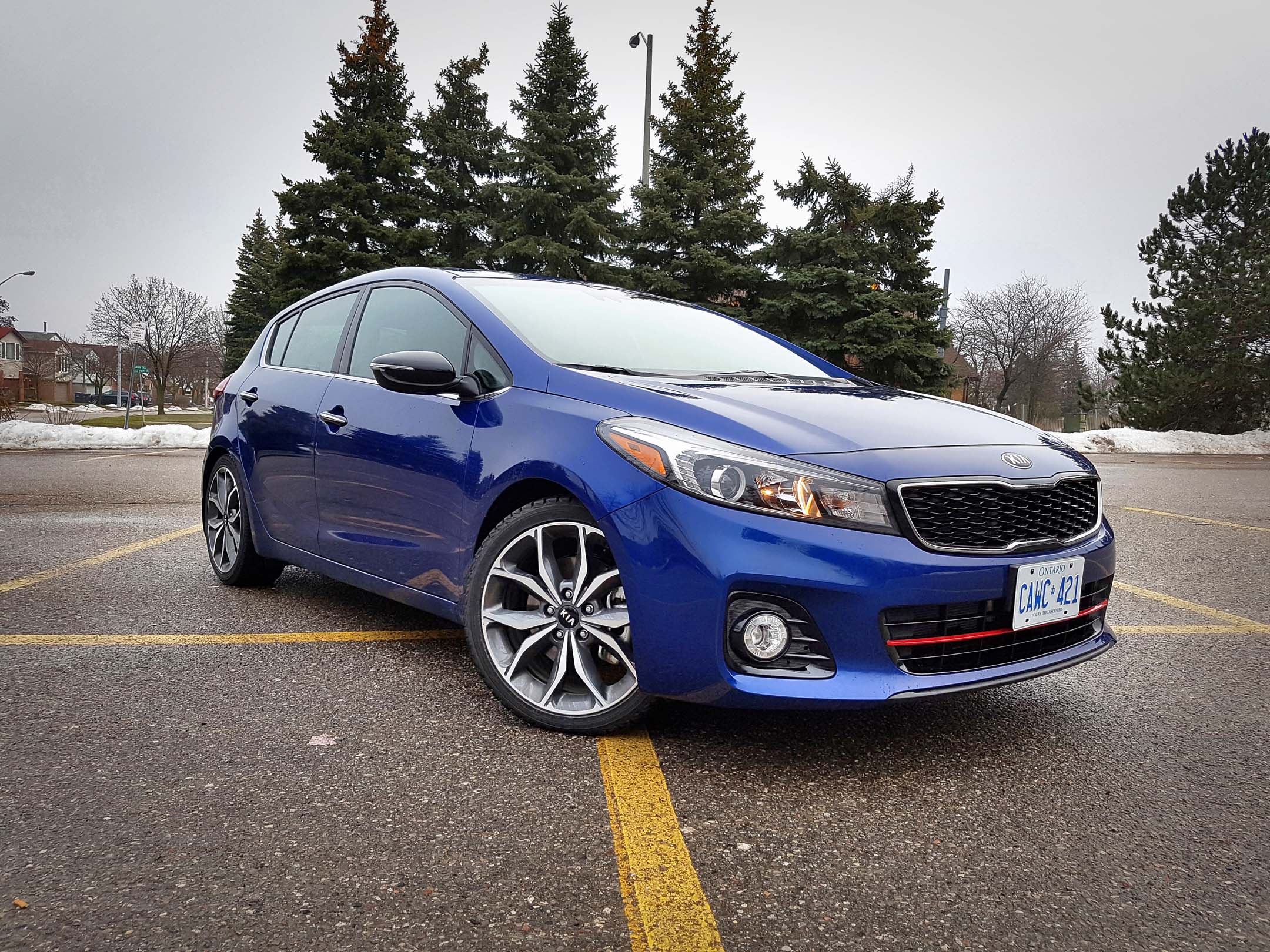 2017-kia-forte5-sx-01-sw.jpg?w