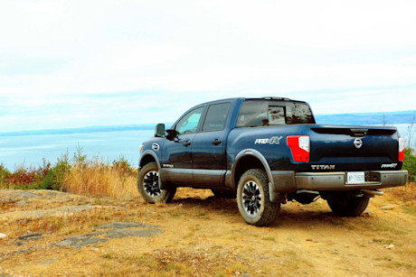 Editorial 2017 nissan titan 04 jb