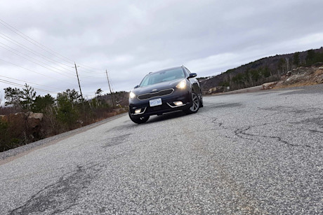 Editorial 2017 kia niro sx touring 04 jp