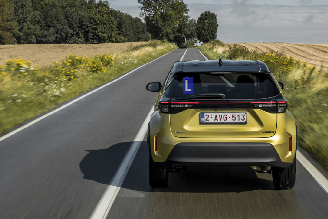 Theorie-examen auto: Dit moet je doen (en dit kost het)