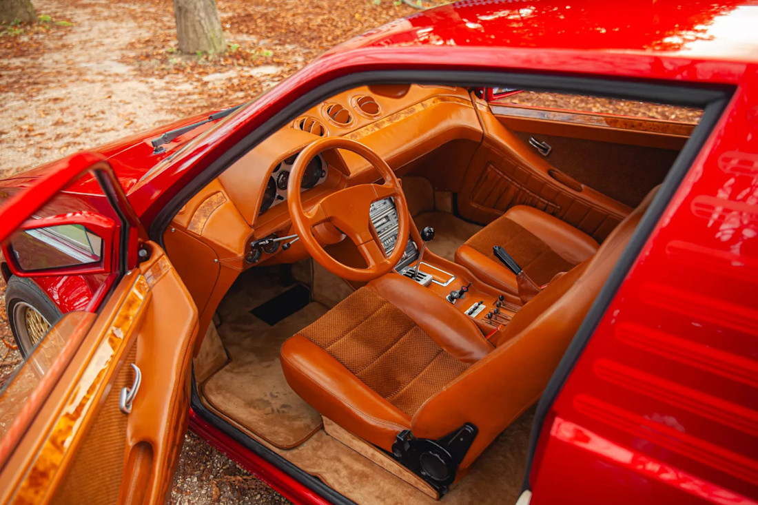 Sbarro-Super-Eight-interior (1).jpg