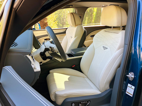 Editorial 2023 bentley bentayga 21 sb