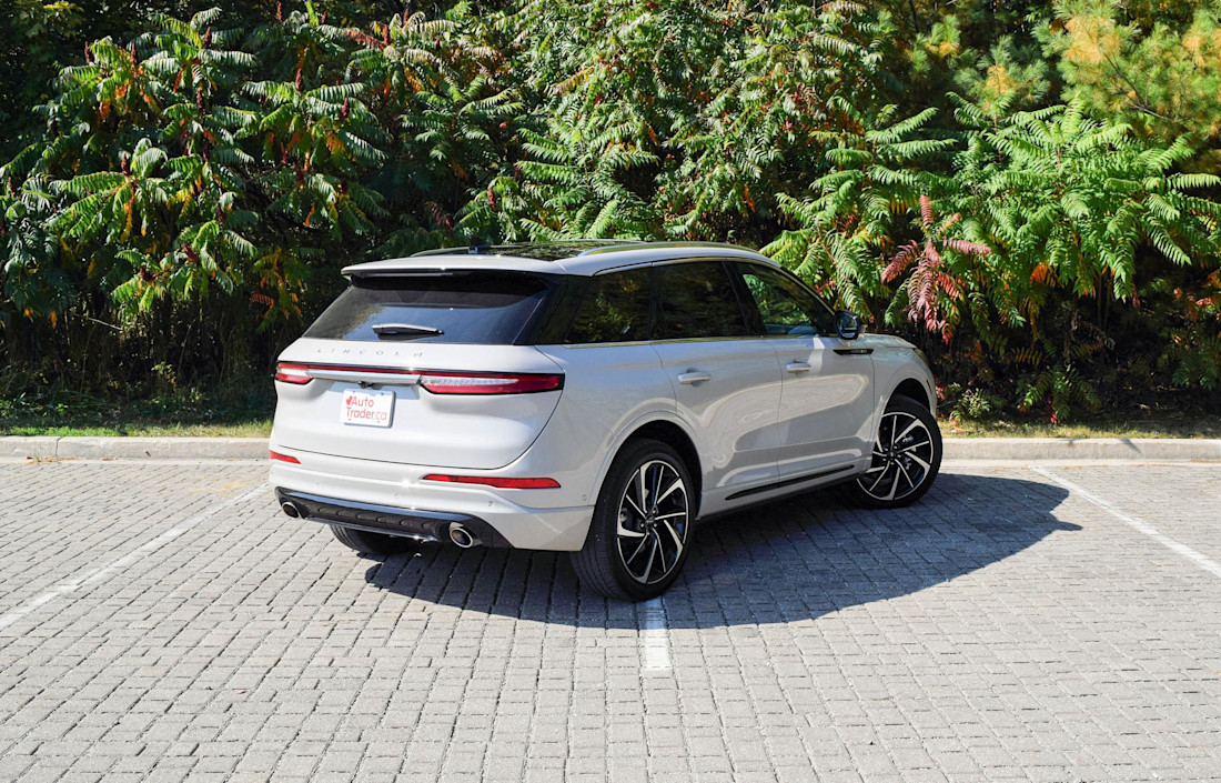 Editorial 2024 lincoln corsair grand touring awd td 240126 06 sha