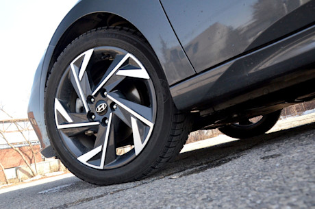 Hyundai Elantra 2024 : essai routier Image