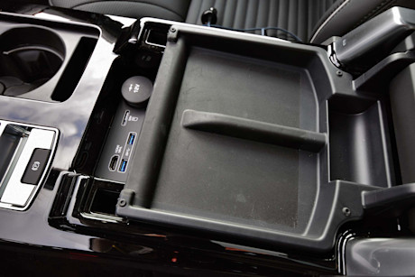 Editorial 2018 land rover discovery hse luxury td6 35 jp