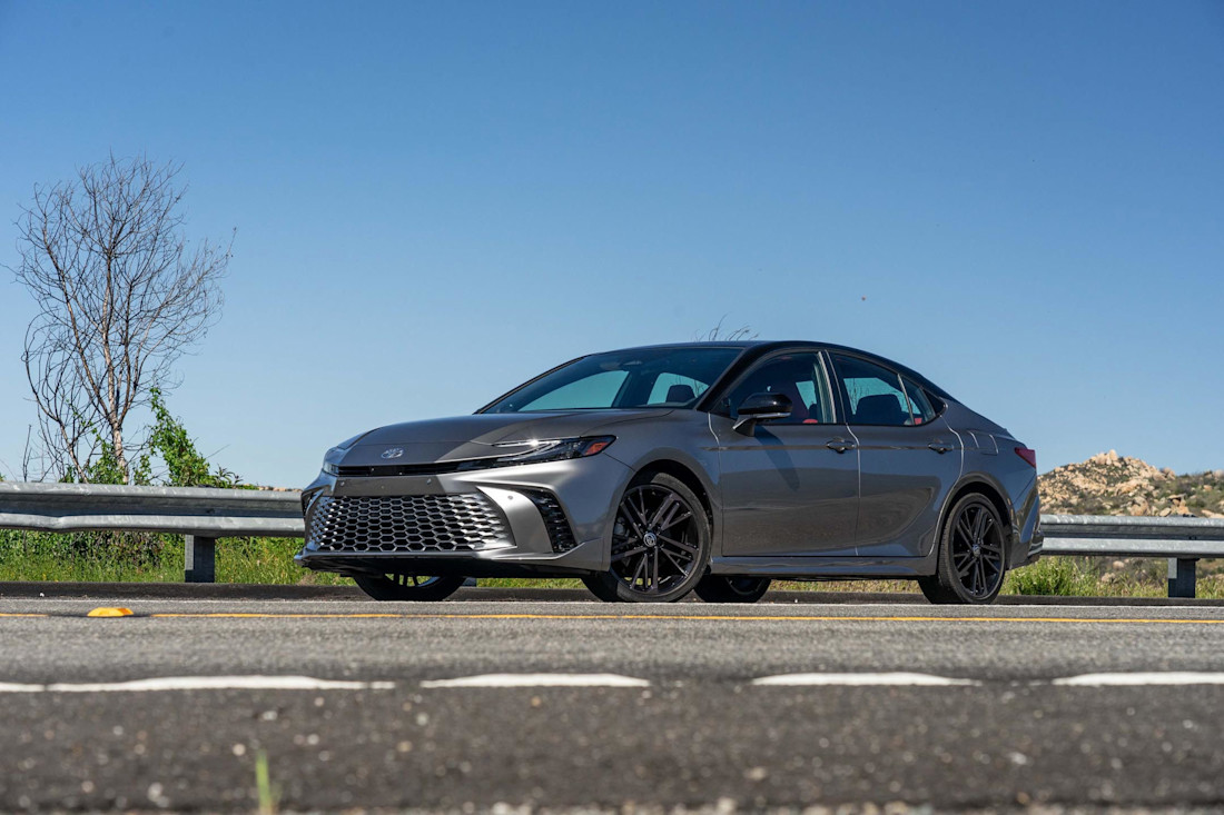 2025-toyota-camry-fd-240418-03-bm.jpg