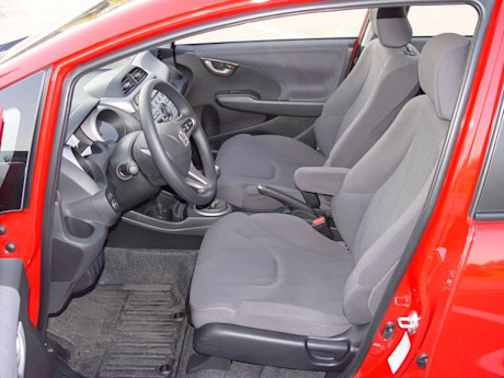 Editorial 2009 honda fit lx gw 016 3490