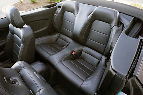 Editorial 2022 ford mustang ecoboost convertible 18 di