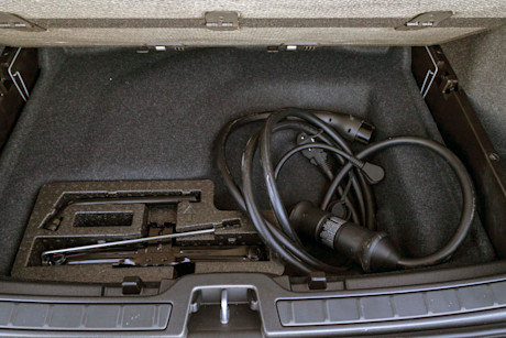 Editorial 2021 volvo xc40 recharge p8 awd 26 jw