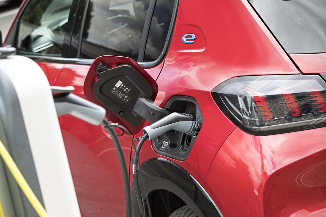 8 jaar garantie voor elke elektrische Peugeot, mits hij hieraan voldoet